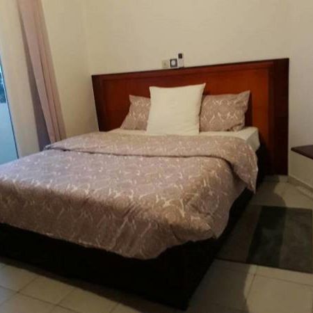 Le Buffle Noir Appart D'Hotes Дуала Экстерьер фото